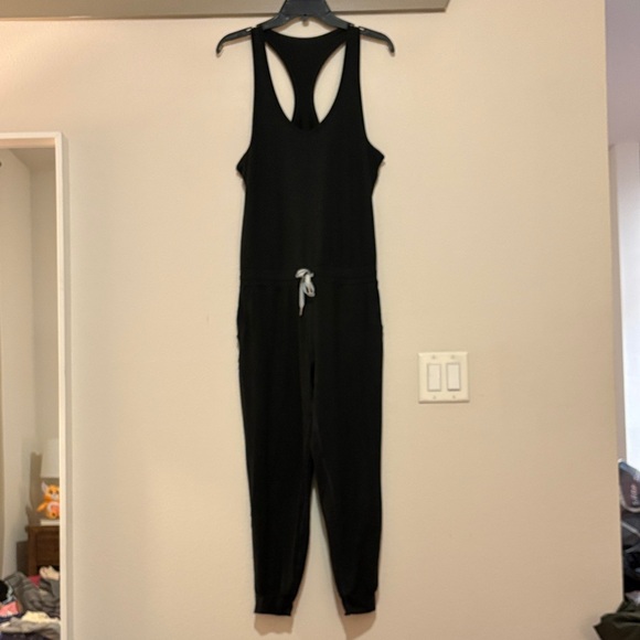 Vuori Lux Sleeveless Jumpsuit in Black SZ S EUC - Picture 3 of 5